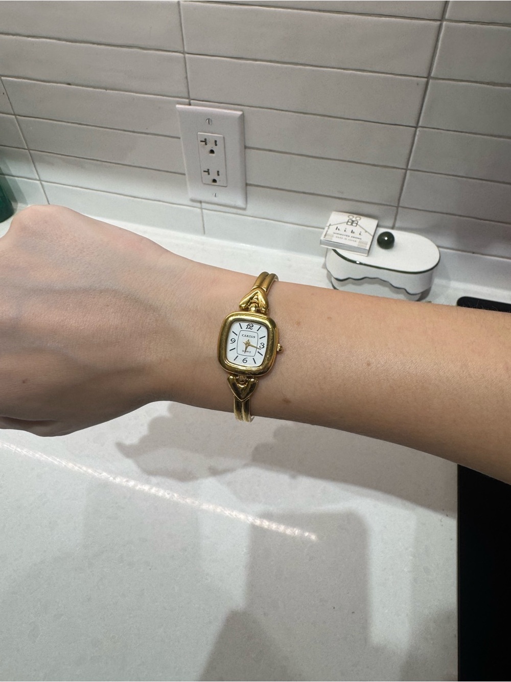 Vintage Gold-Tone Women's Bangle Watch - Elegant White Dial